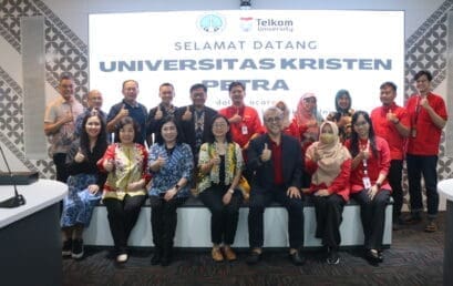 Kunjungan Studi Banding Universitas Kristen Petra ke TelU